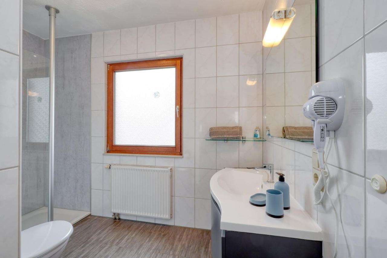 Seepark Kirchheim Ferienhaus Bei Vera Mit Sauna Esterno foto